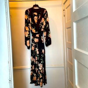 Beautiful plus size jumpsuit kimono sleeve. Never worn final price listed